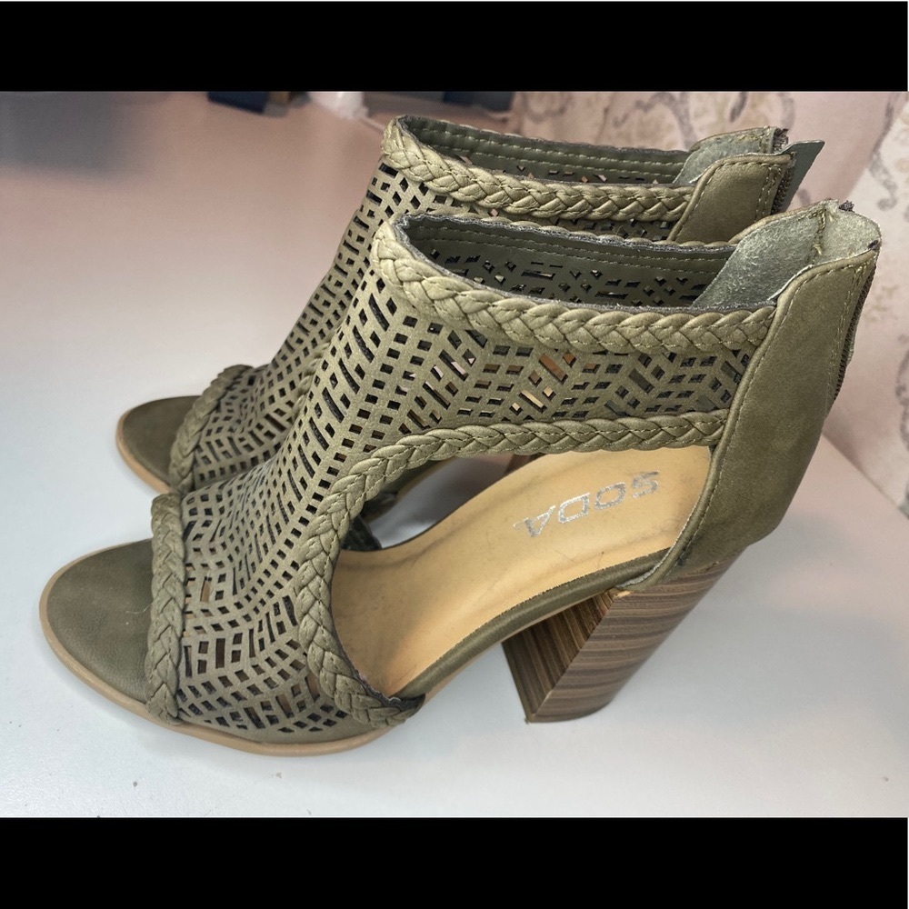 Forest green heels